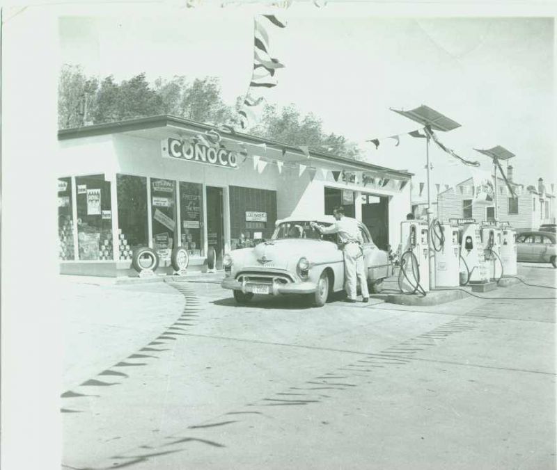 Omaha, NE (Lee Haver's Conoco Service at 42nd and Nebraska Ave) Grand Opening in 1957 <Tokheim 300>.jpg
Views: 2092
Size: 65.19 KB Omaha, NE (Lee Haver's Conoco Service at 42nd and Nebraska Ave) Grand Opening in 1957 <Tokheim 300>.jpg