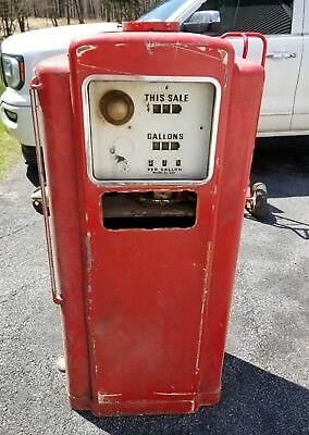 Wayne-100-Vintage-Antique-gas-pump-TokheimBennett-WILL.jpg