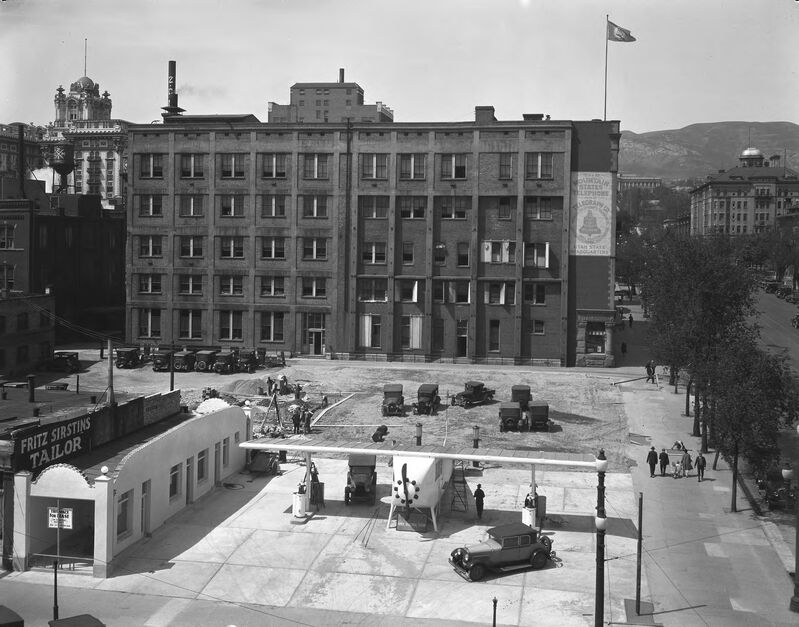 Lee_Chesny_Service_Station_at_1st_South_State_From_Top_of_Wabash_Hotel.jpg